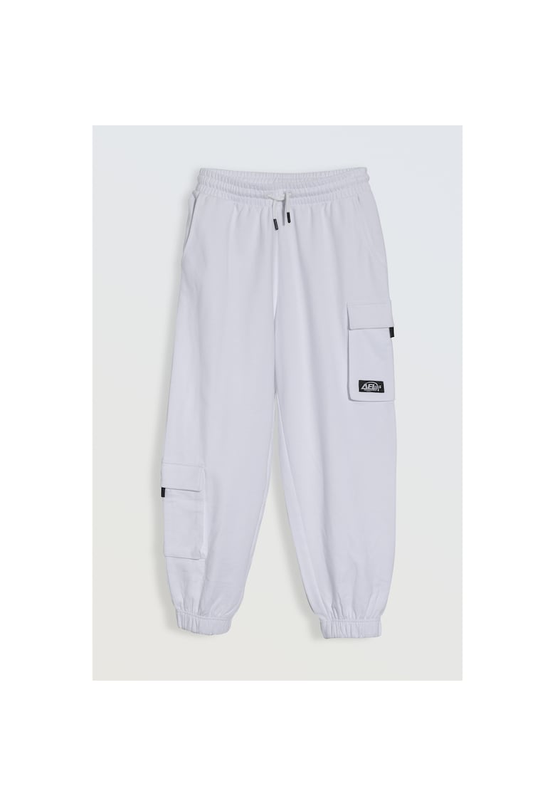 Pantaloni de trening oversize cu buzunare spatioase