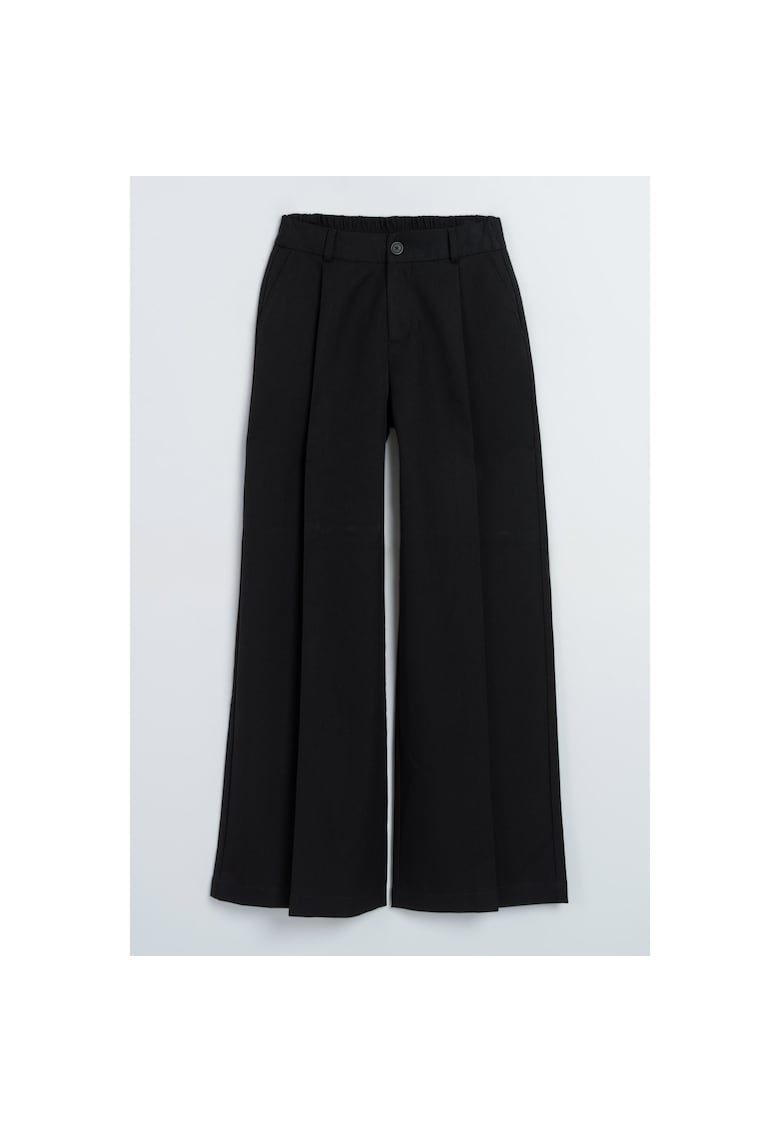 Pantaloni eleganti cu croiala ampla -