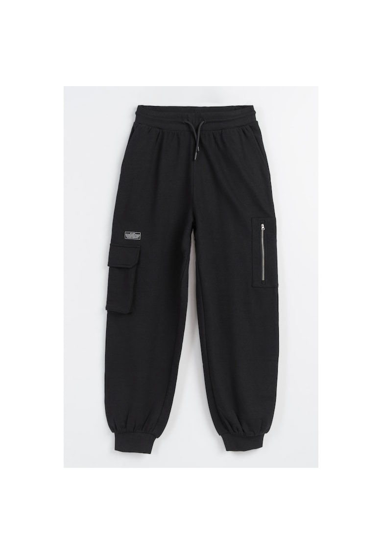 Pantaloni de trening oversize cu buzunare aplicate