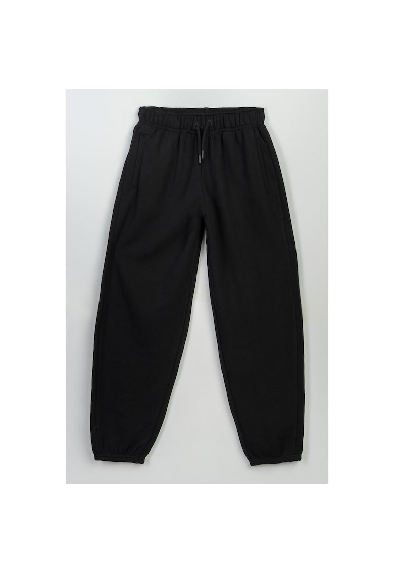 Pantaloni de trening cu snur de ajustare si buzunare