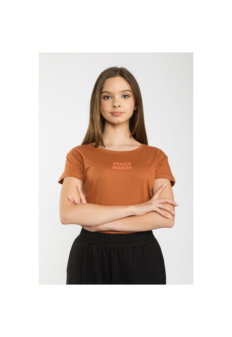 Tricou cu inscriptie decorativa -