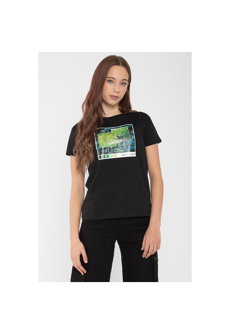 Tricou printat cu decolteu la baza gatului -