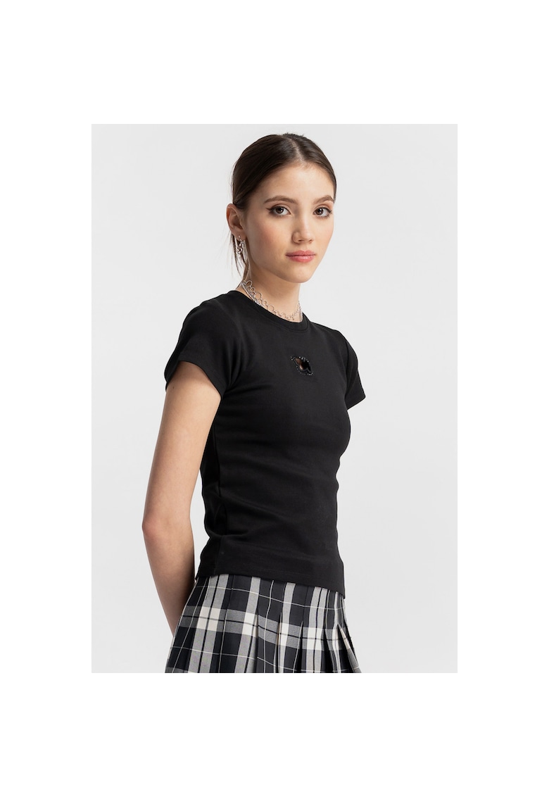 Tricou slim fit cu aplicatie decorativa pe fata -