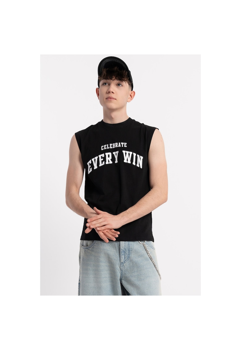 Tricou fara maneci cu imprimeu -