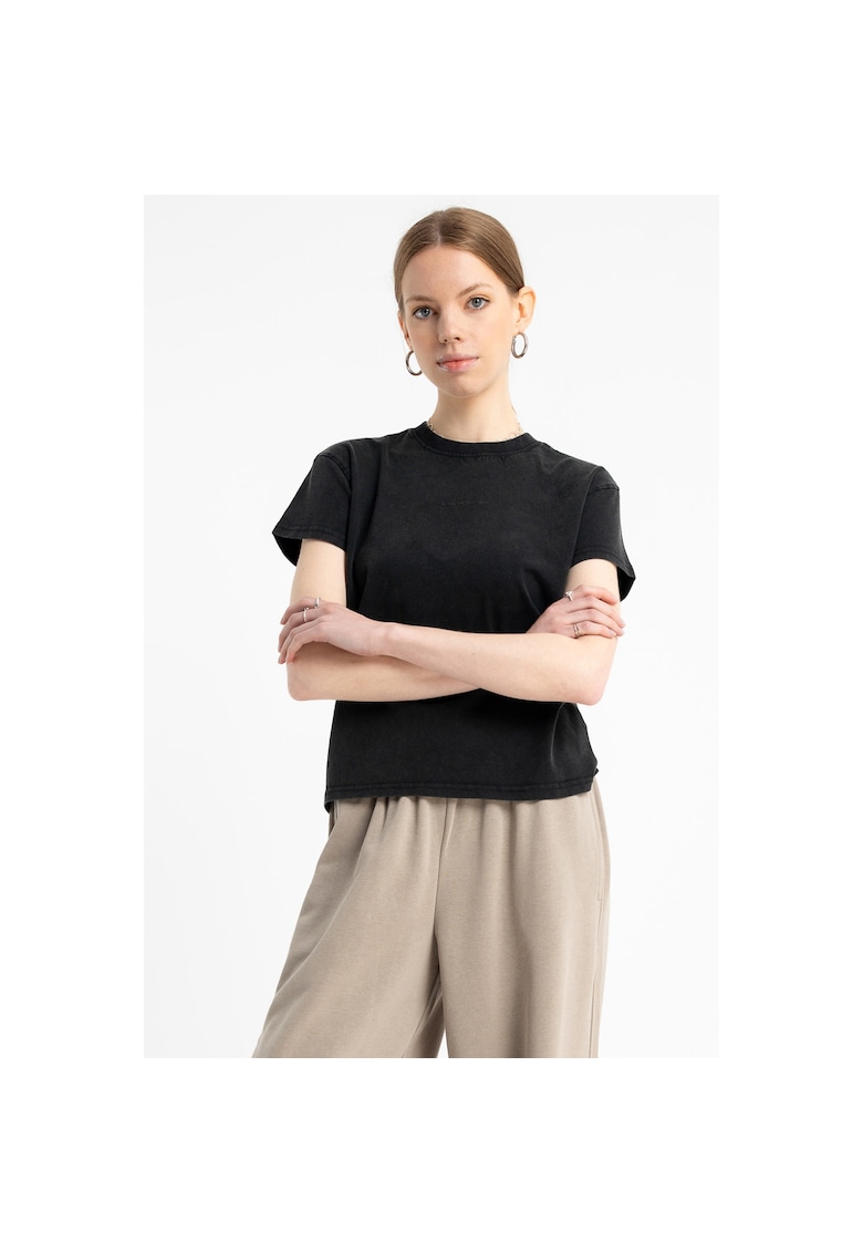 Tricou din bumbac cu decolteu la baza gatului -