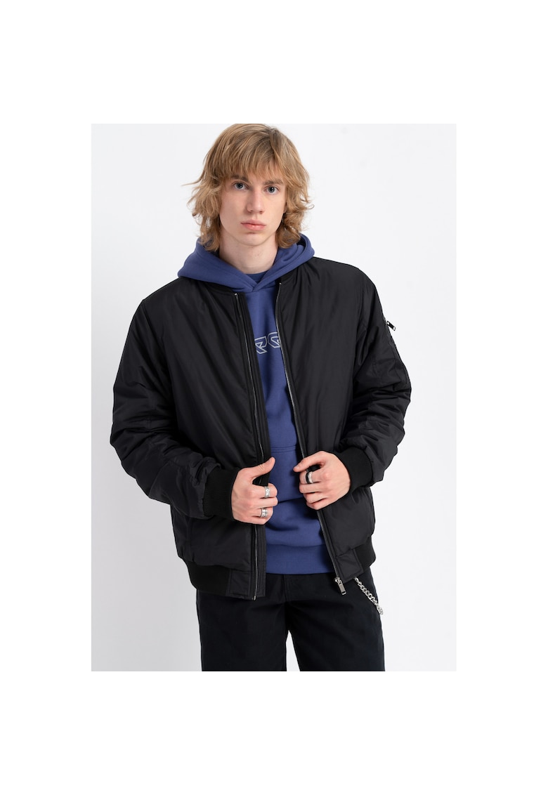 Geaca bomber izolata -