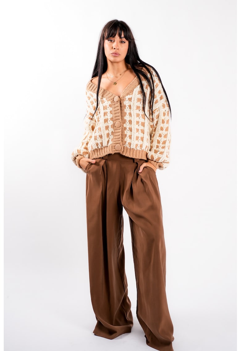 Pulover gros nude cu nasturi tricotati