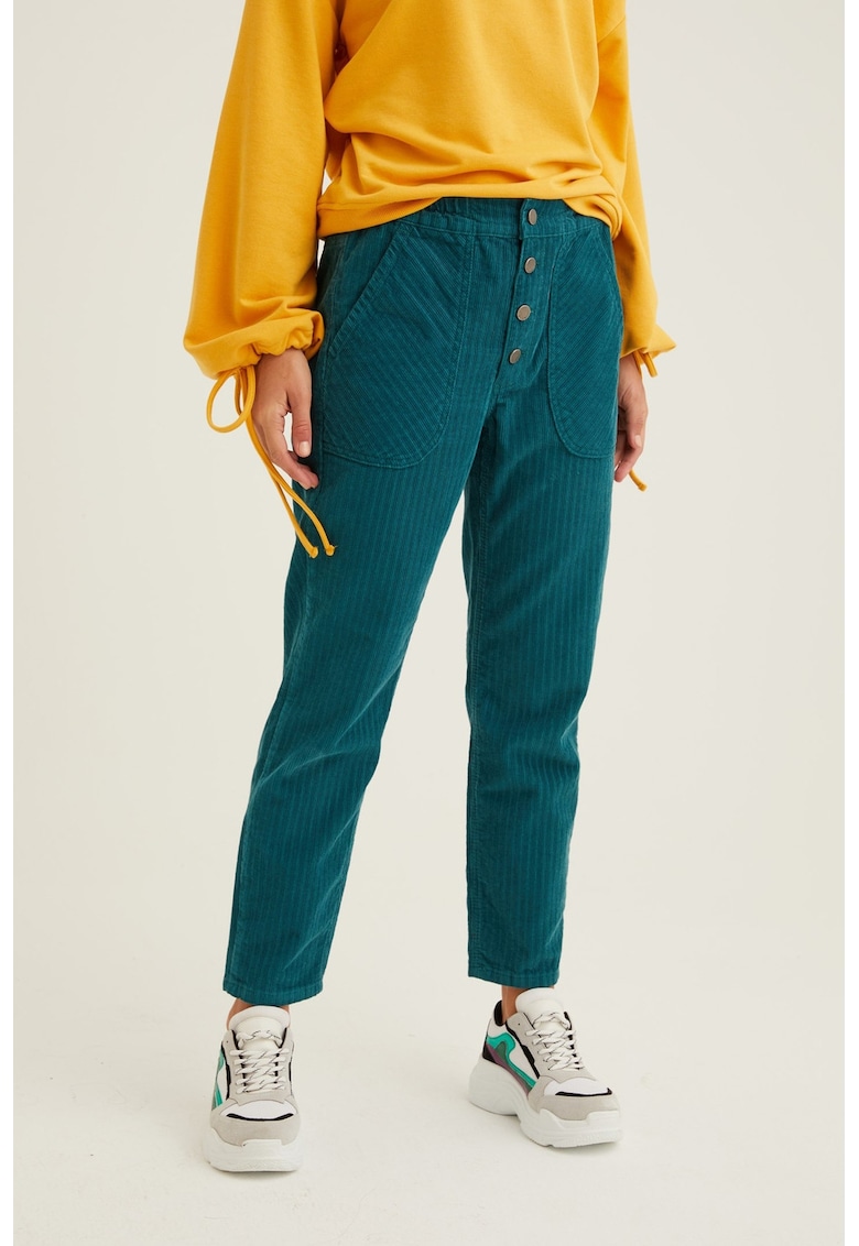 Pantaloni crop din reiat cu nasturi