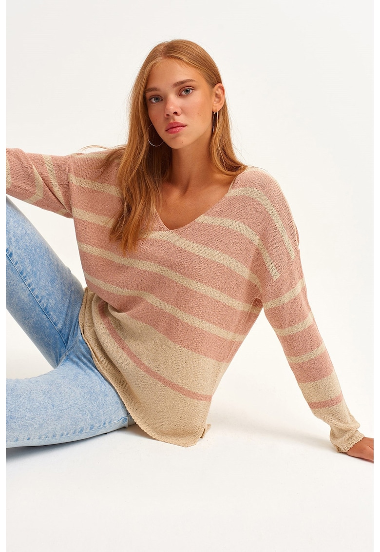 Pulover lejer cu decolteu in V