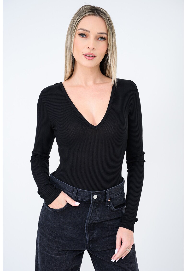 Bluza slim fit cu decolteu in V - Negru