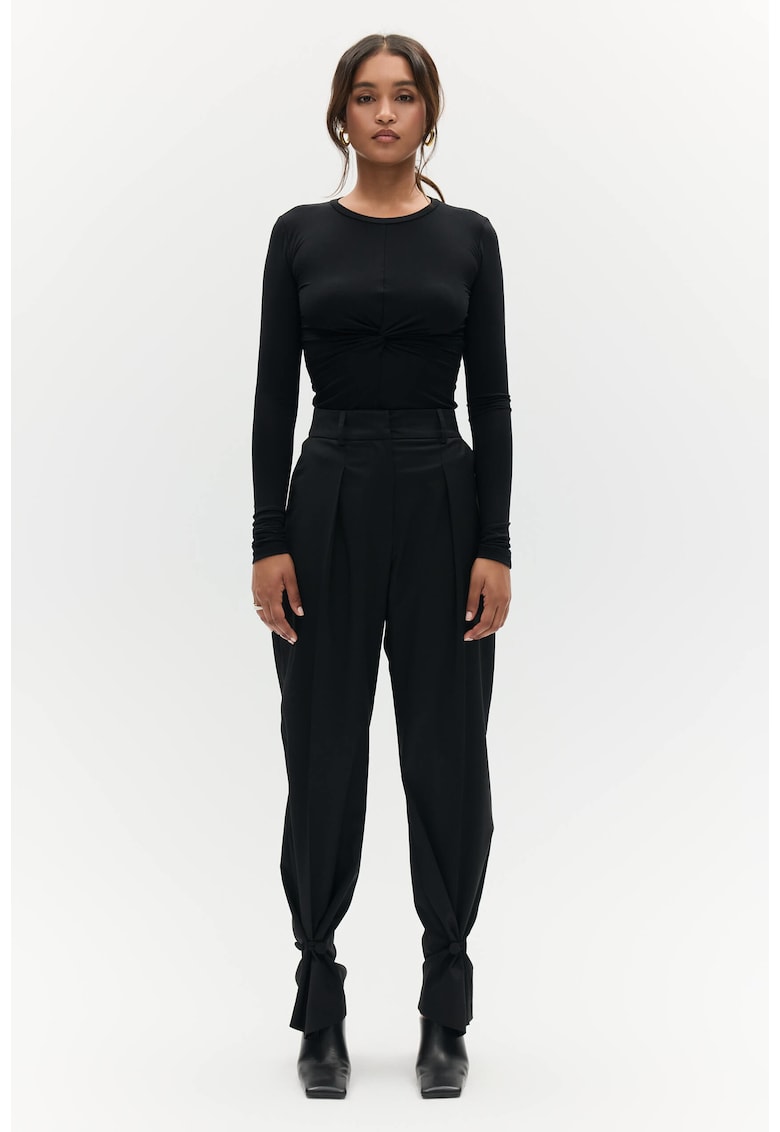 Bluza Neagra Rasucita