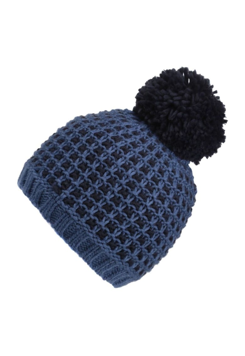 Caciula tricotata cu pompon