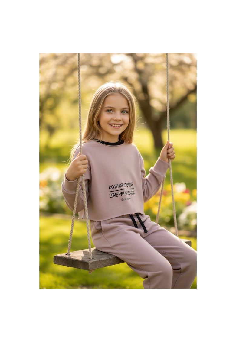 Trening pentru fete din material interlock cu hanorac si pantaloni