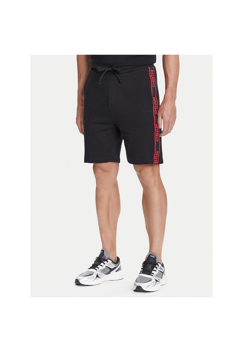 Pantaloni sport barbati tip scurti - negru