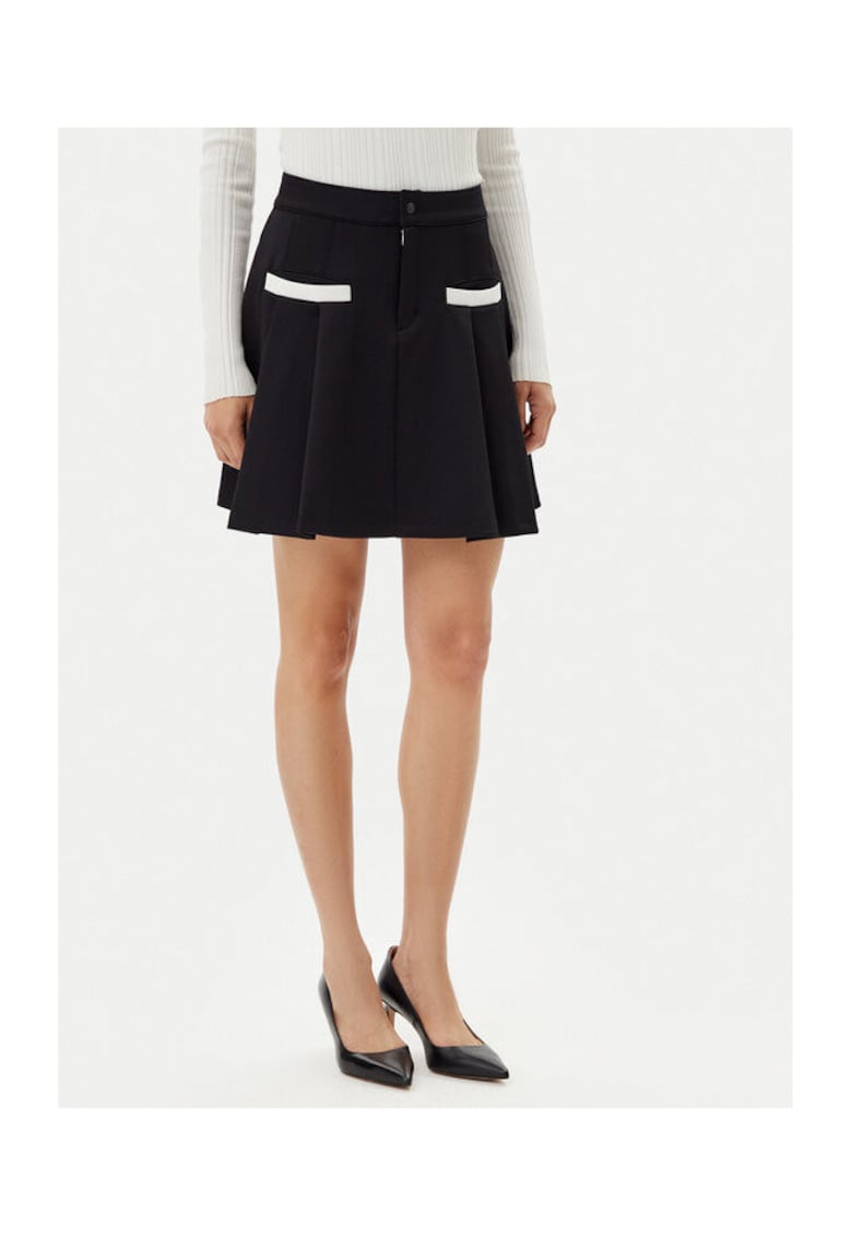 Fusta trapez neagra - fabricata din material de calitate
