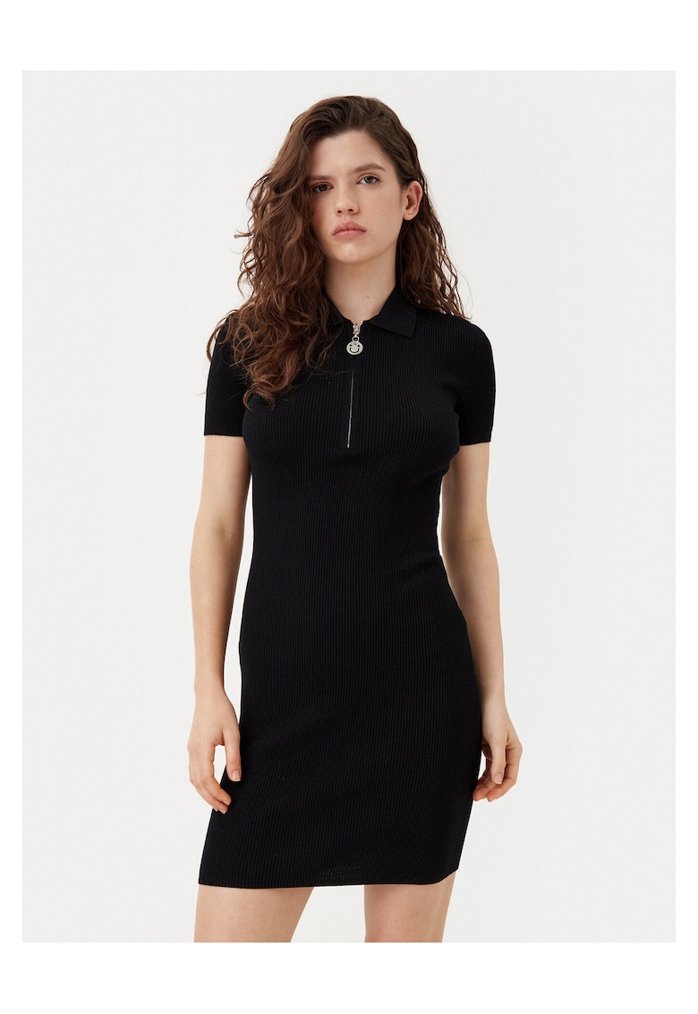 Rochie tricotata de dama neagra - 2 caracteristici reprezentative -