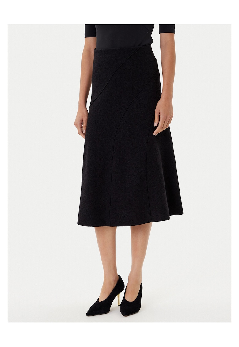 Fusta trapezoidala neagra