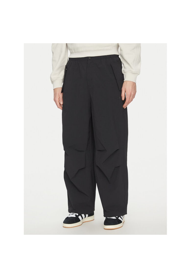 Pantaloni sport barbati negru