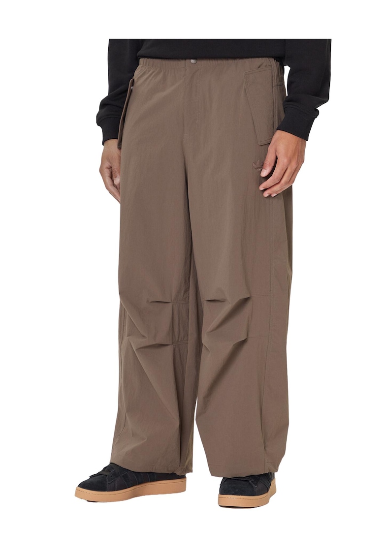 Pantaloni barbati maro