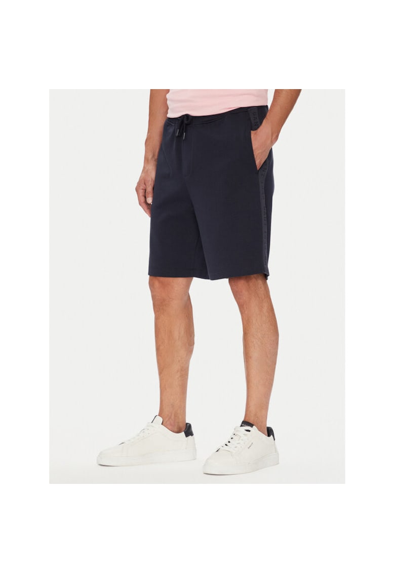 Pantaloni sport barbati bleumarin - scurti