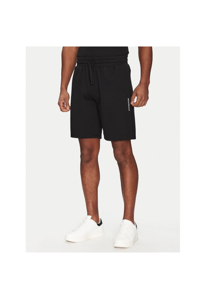 Pantaloni sport barbati negru - scurti