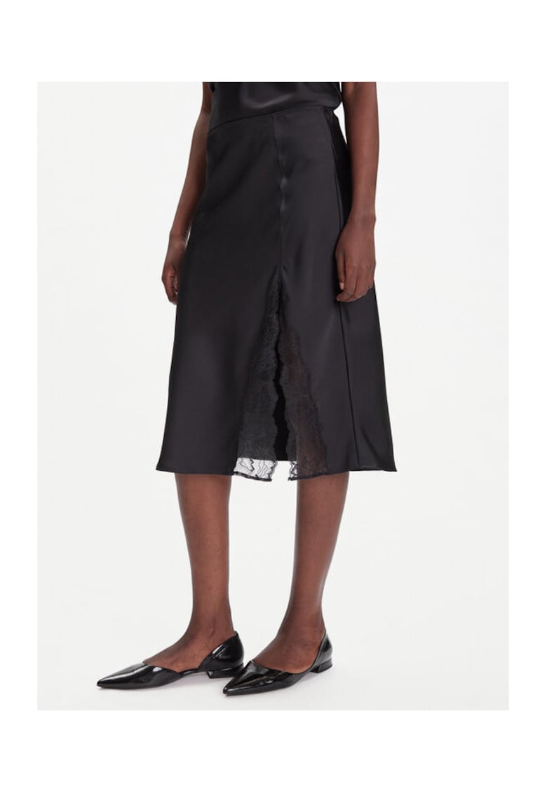Fusta Midi negru - 2 caracteristici reprezentative