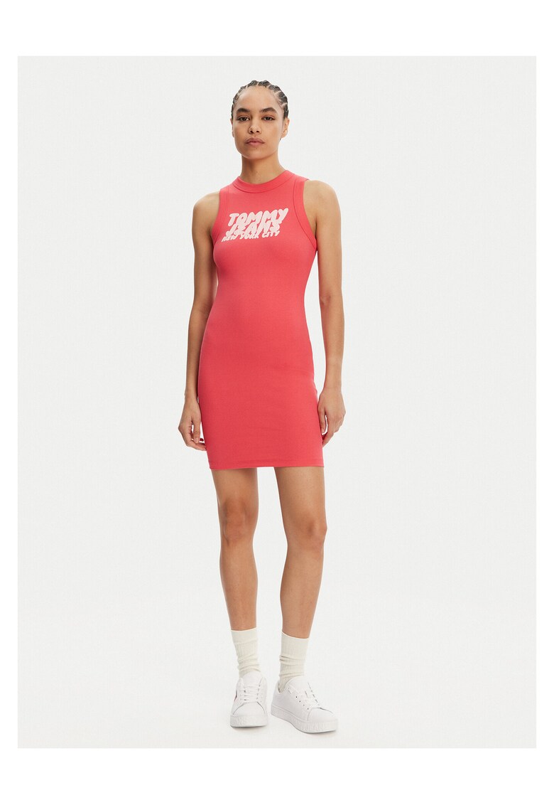 Rochie casual dama coral - 2 caracteristici reprezentative