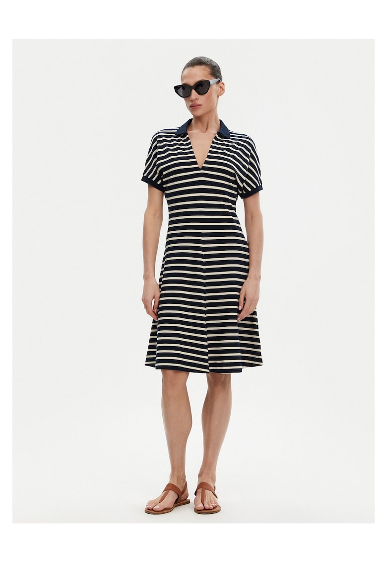 Rochie casual bleumarin - 2 caracteristici reprezentative