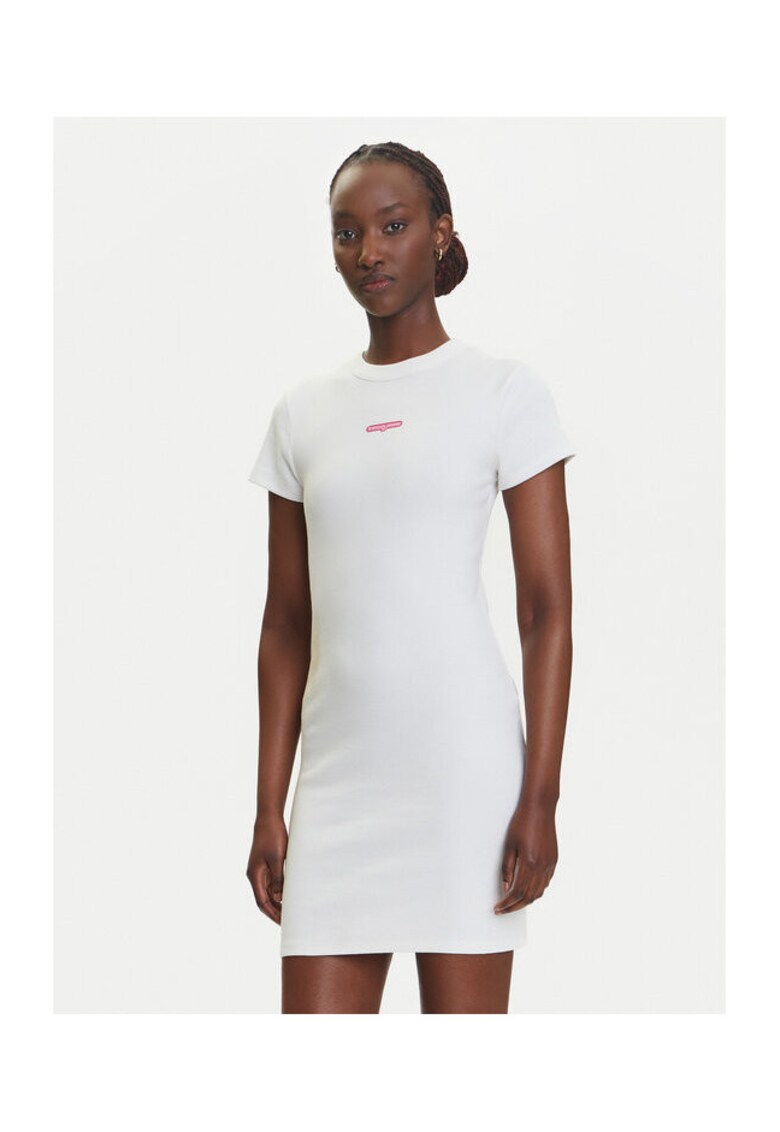 Rochie casual dama ecru - 2 caracteristici reprezentative