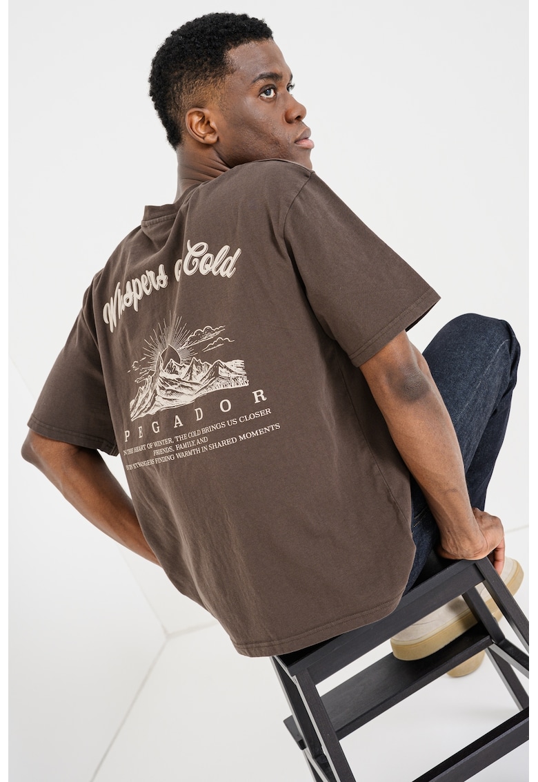 Tricou cu decolteu la baza gatului si imprimeu grafic - Maro inchis