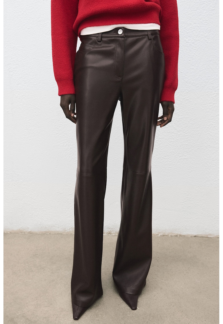 Pantaloni evazati din piele sintetica - Maro