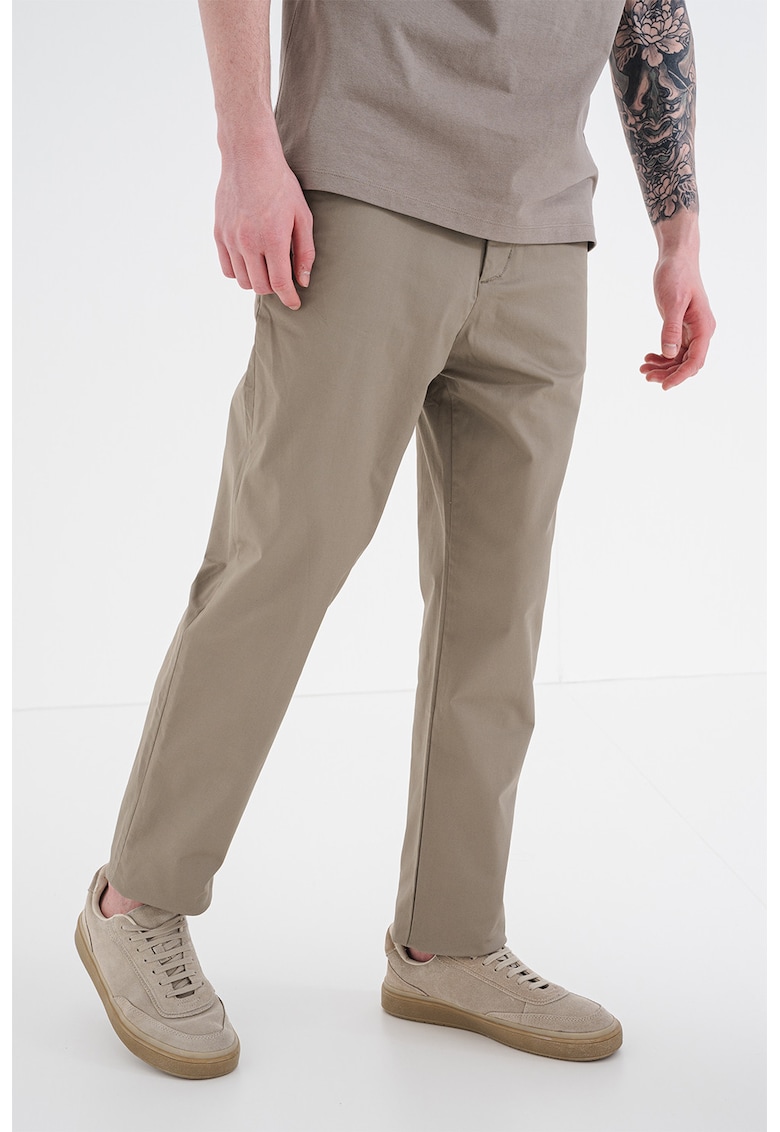 Pantaloni chino slim fit Genar - Maro pamantiu