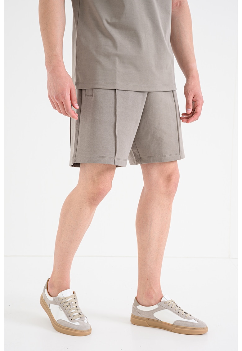 Pantaloni scurti drepti cu pense - Grej