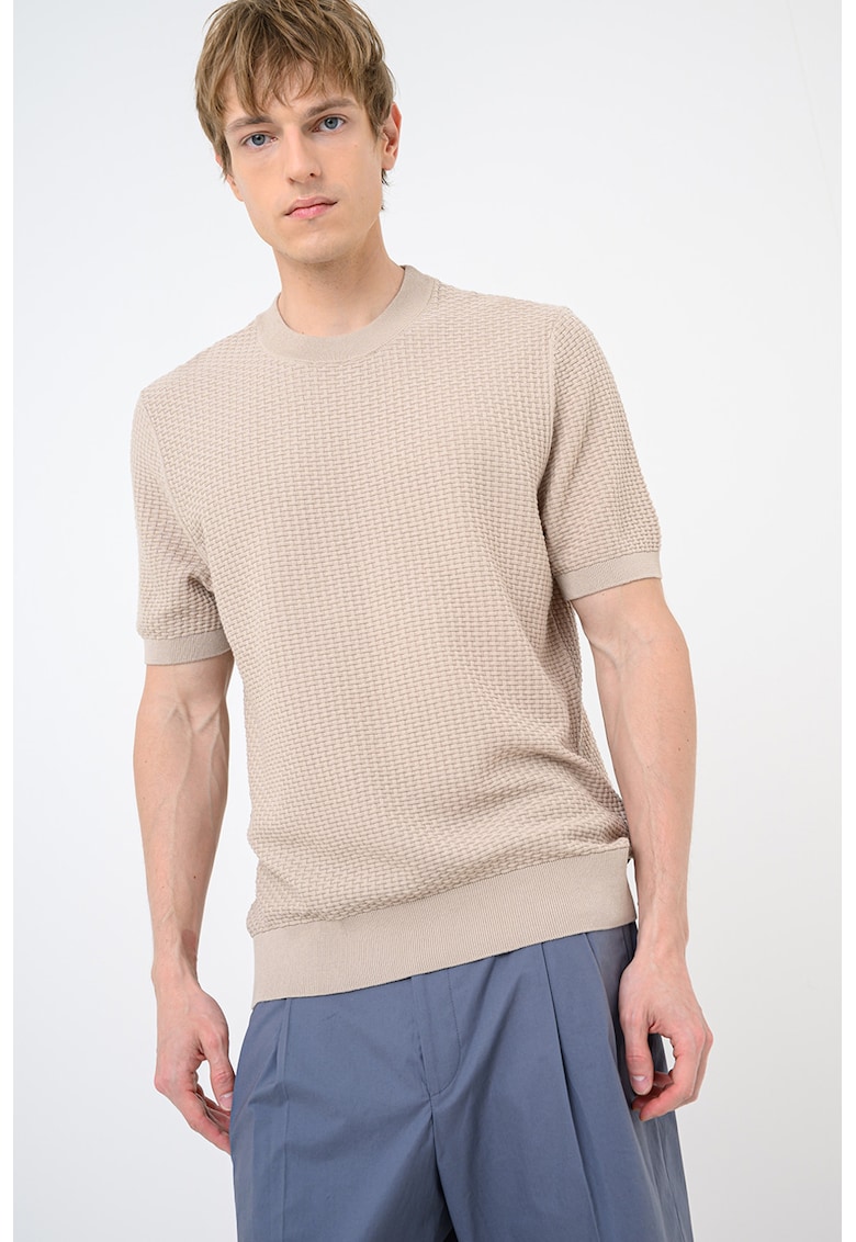 Tricou cu decolteu la baza gatului si aspect texturat Nilton - Maro camel