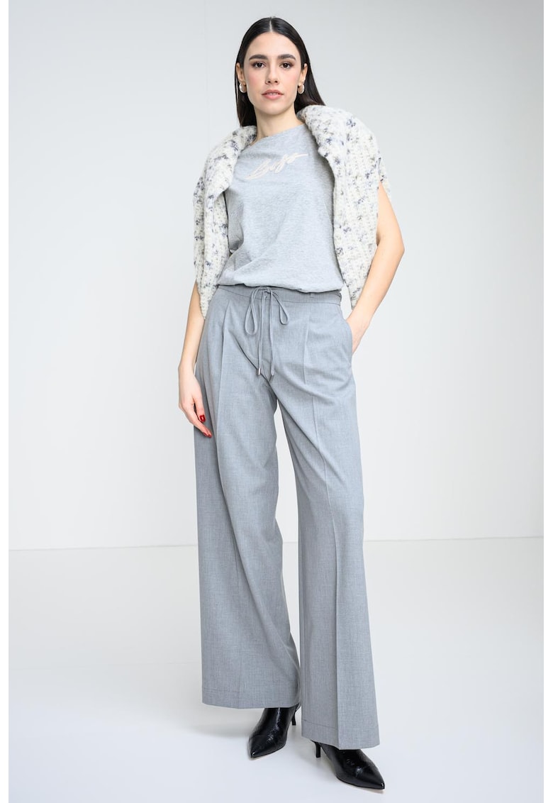 Tricou cu decolteu la baza gatului si logo - Gri melange