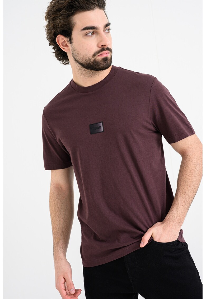 Tricou slim fit cu decolteu la baza gatului Danotie - Violet pruna