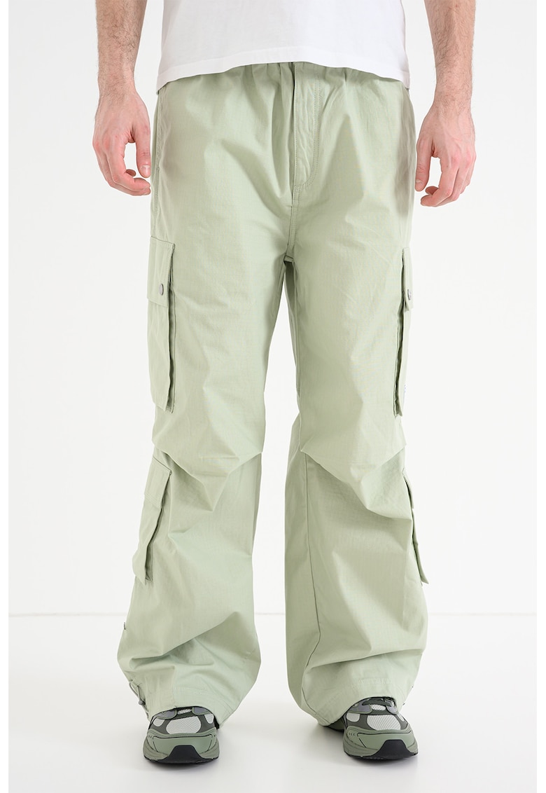 Pantaloni de bumbac cu buzunare multiple - Verde pal