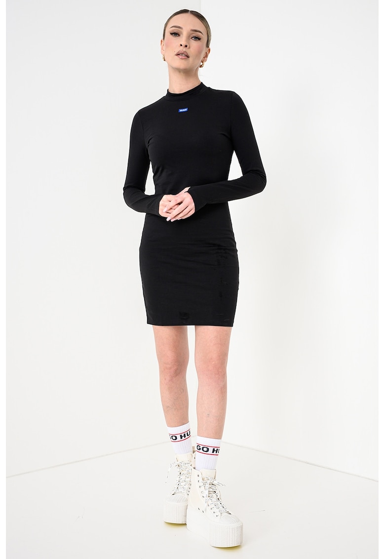 Rochie cambrata cu slit pentru degetul mare Nilla - Negru
