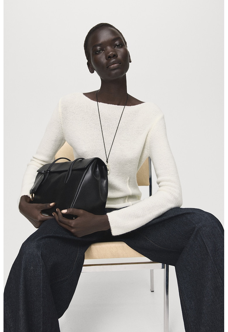 Pulover slim-fit din amestec de lana cu decolteu barcuta - Crem