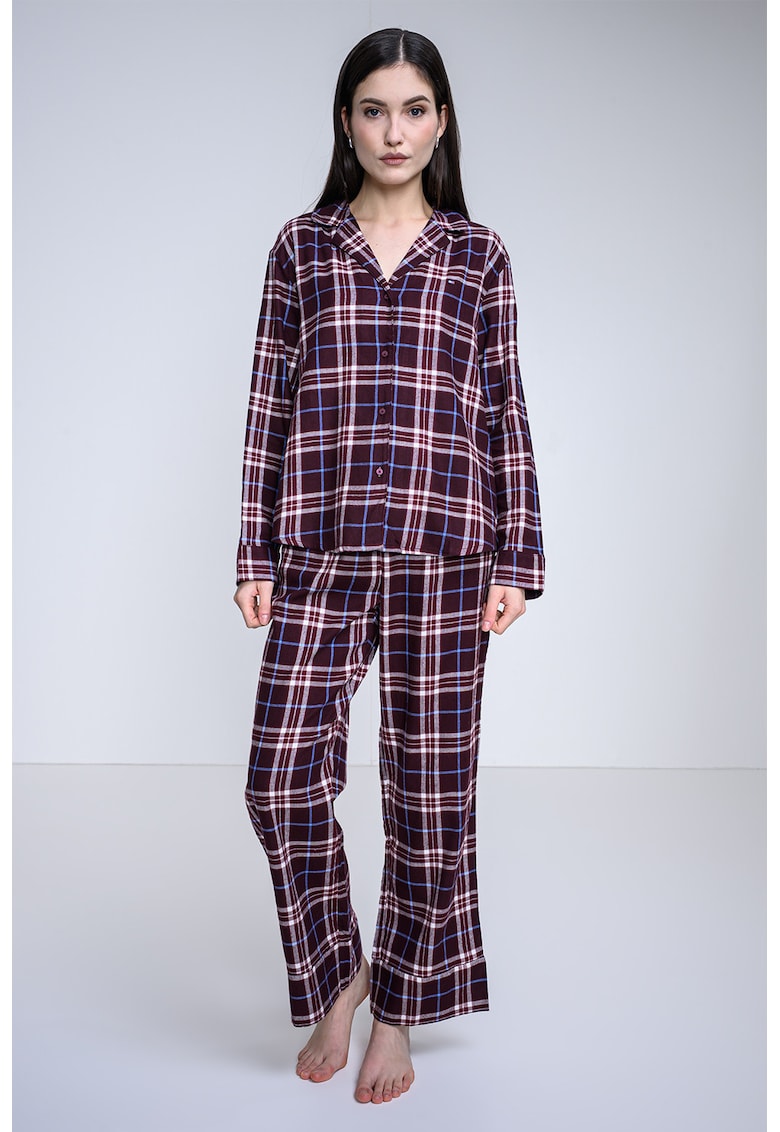 Pijama cu pantaloni lungi si model in carouri