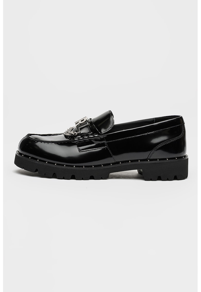 Pantofi loafer din piele lacuita cu lant decorativ - Negru