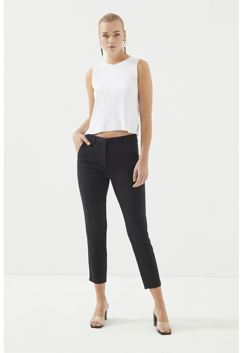 Pantaloni crop cu talie inalta