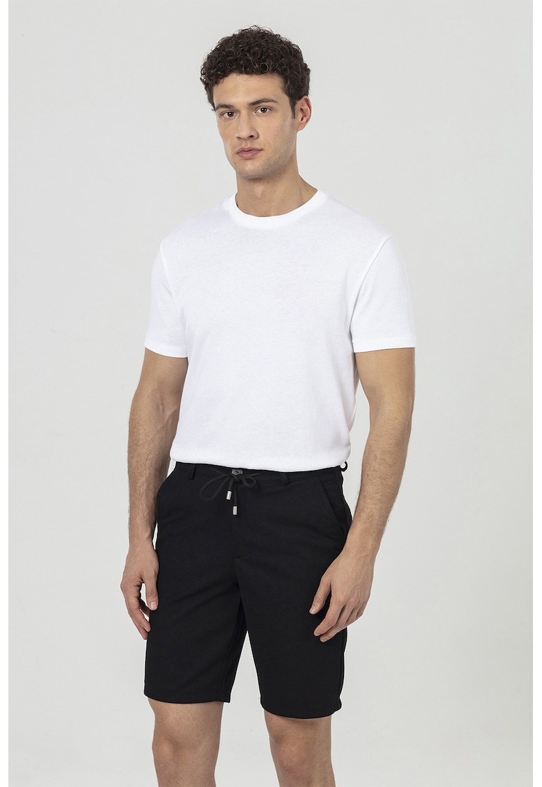 Pantaloni scurti cu croiala slim-fit si aspect texturat