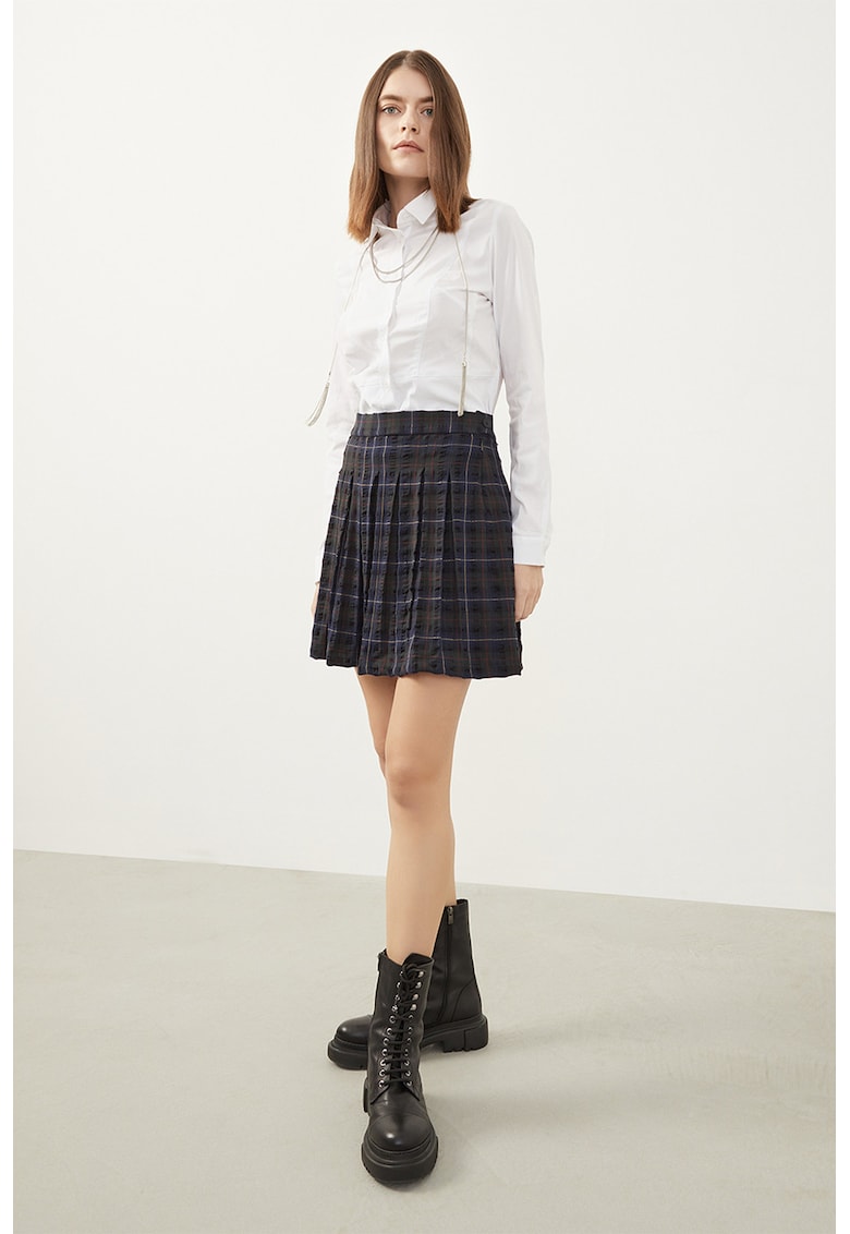 Fusta mini cu pliuri si model in carouri