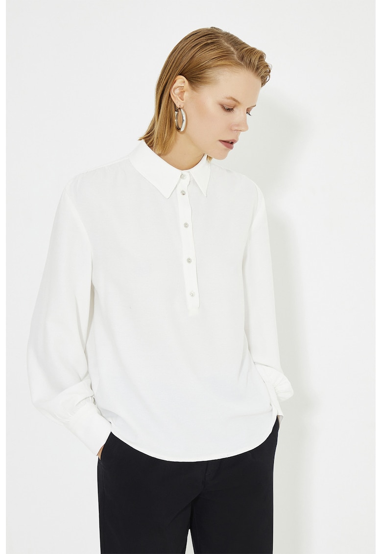 Bluza uni cu fenta cu nasturi