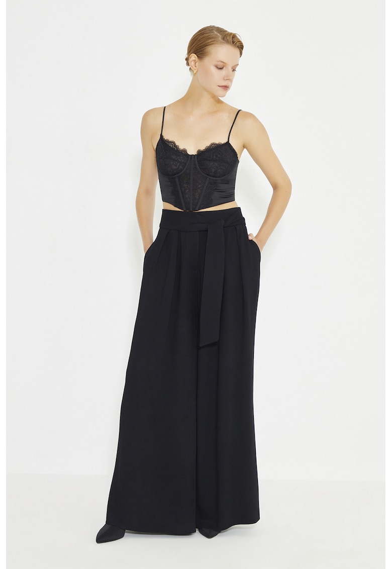 Pantaloni cu croiala ampla si cordon asortat in talie - Negru