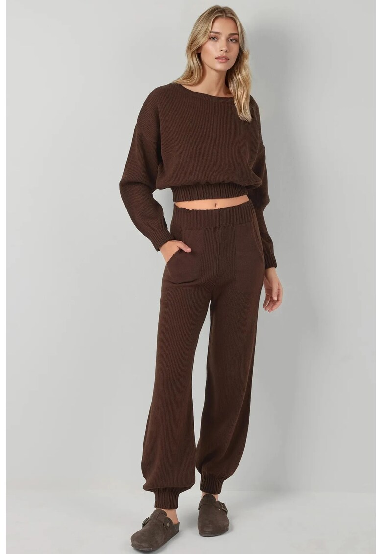 Set tricotat - pulover scurt cu guler rotund - pantaloni cu mansete elastice - maro cafea - tricot -