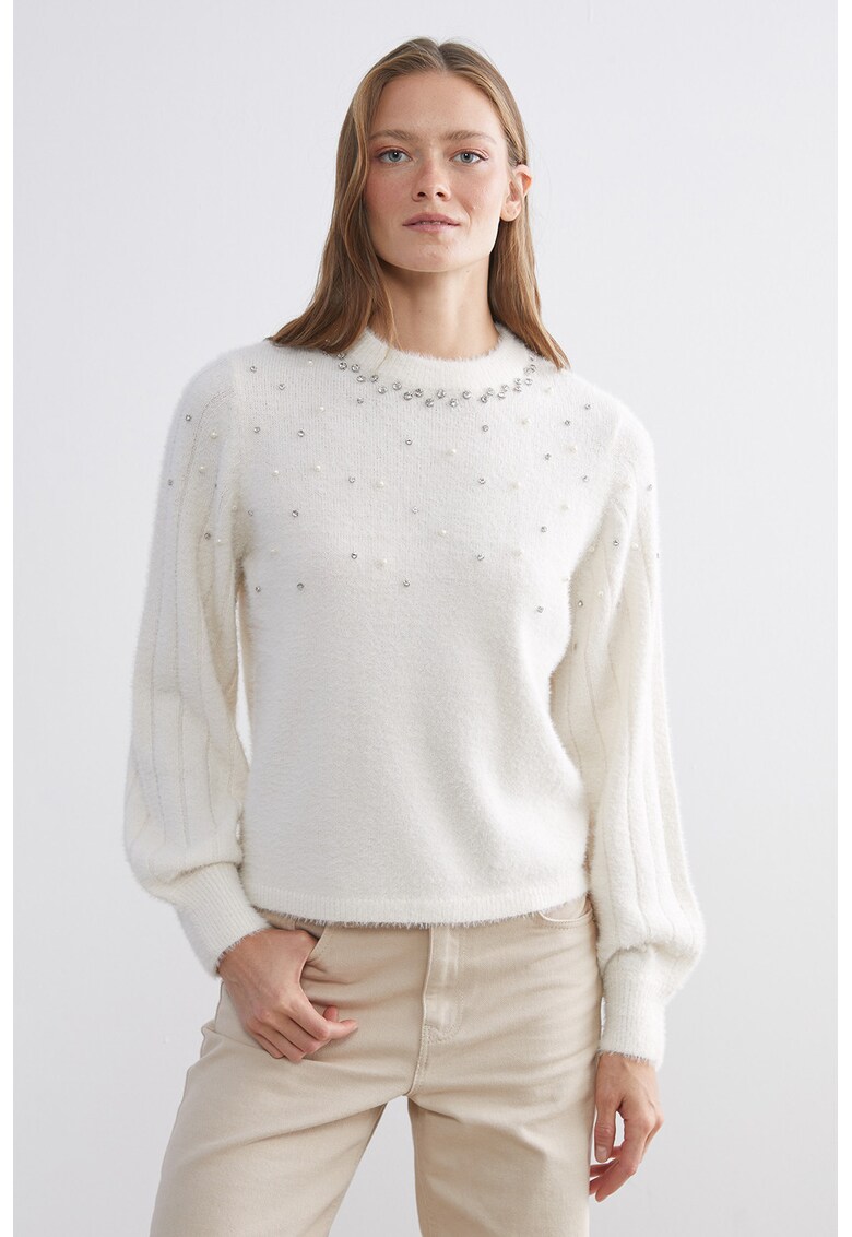 Pulover cu decoratii si maneci bufante - Alb