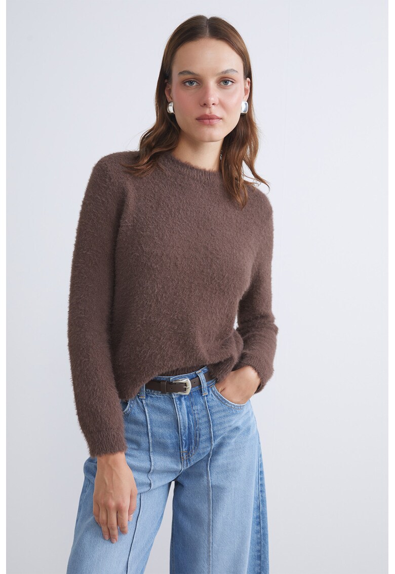 Pulover uni cu decolteu la baza gatului - Maro inchis