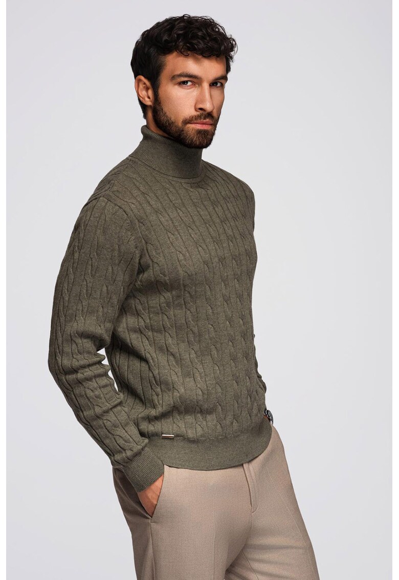 Pulover slim fit cu guler inalt si model torsade - Kaki
